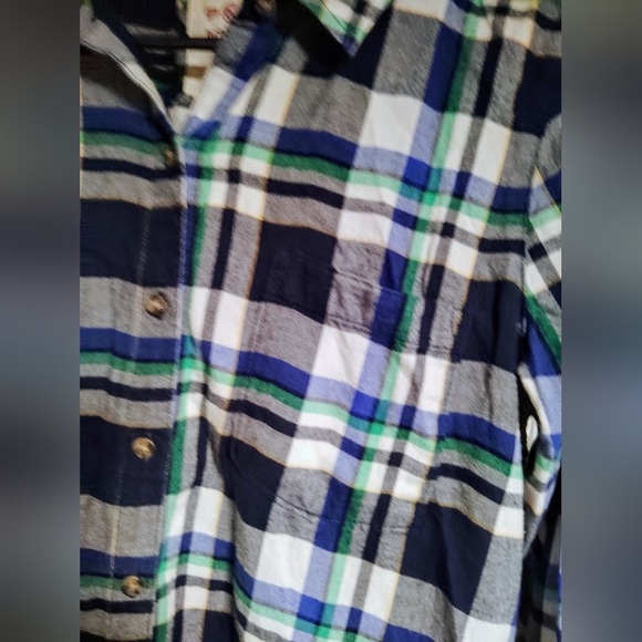 SO Perfect Plaid Flannel Shirt Relaxed Fit Long Sleeves - Picture 2 of 4